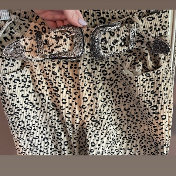 NWT Le Lis Set - Picture 5 of 6